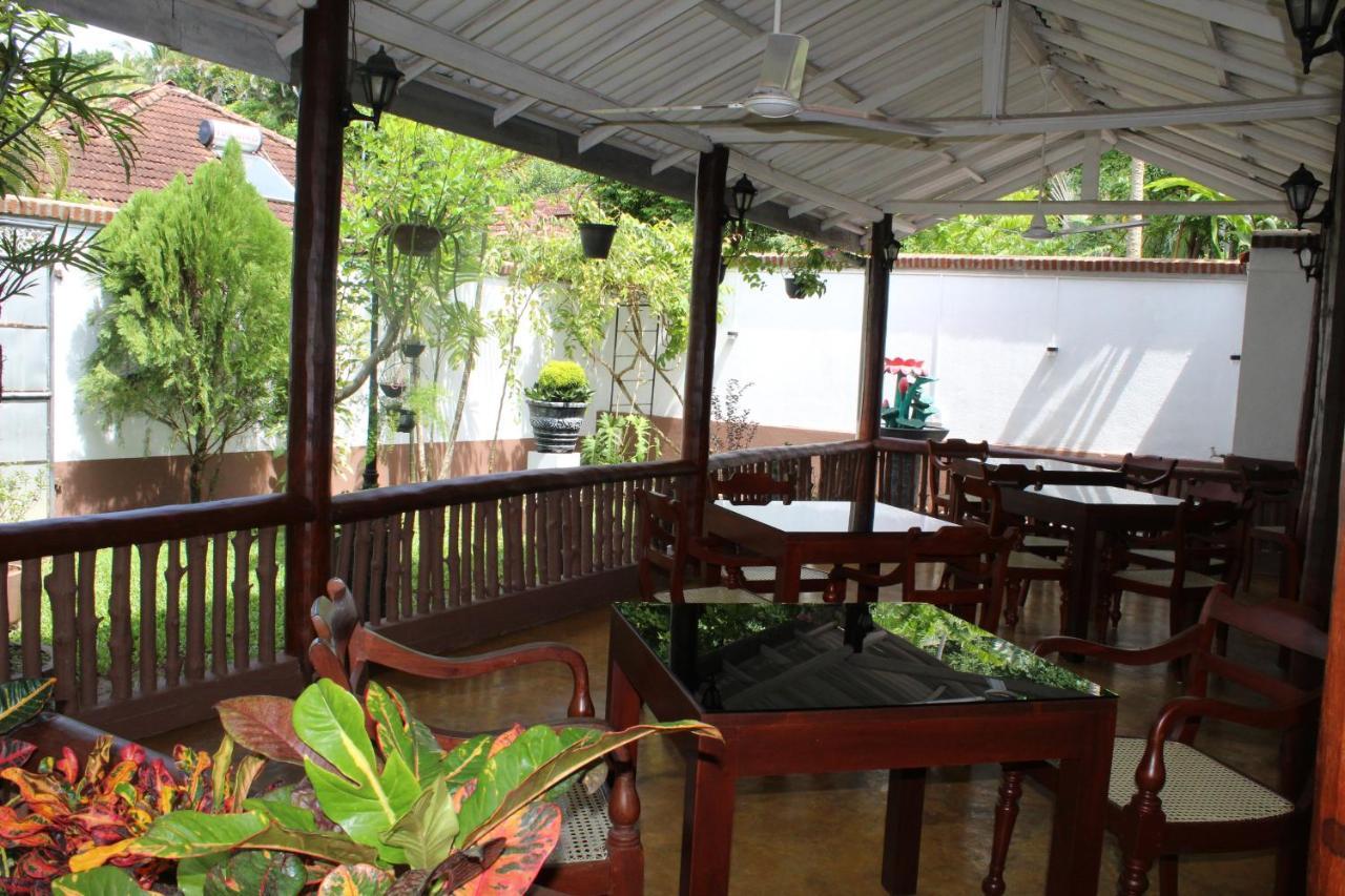 Blue Eyes Inn Unawatuna Dış mekan fotoğraf