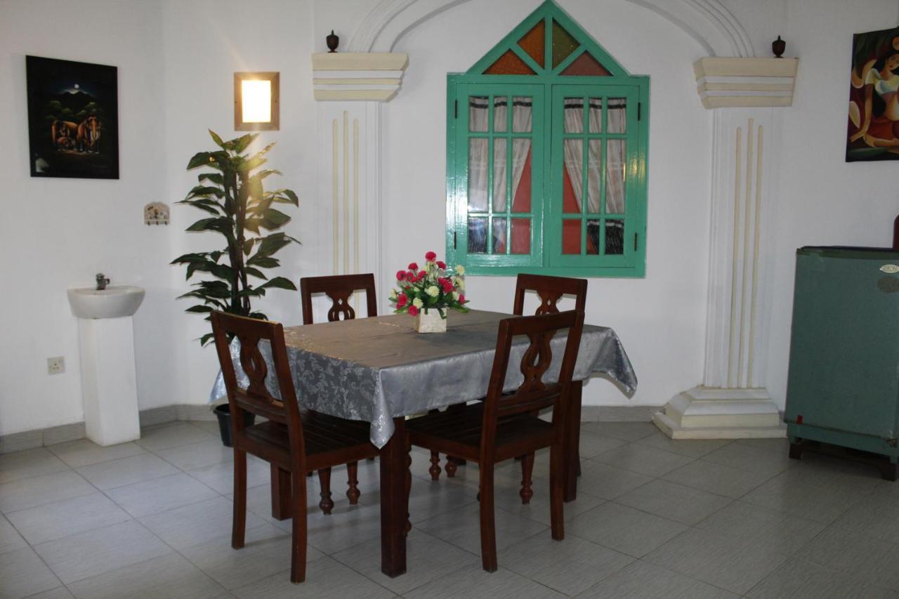 Blue Eyes Inn Unawatuna Dış mekan fotoğraf