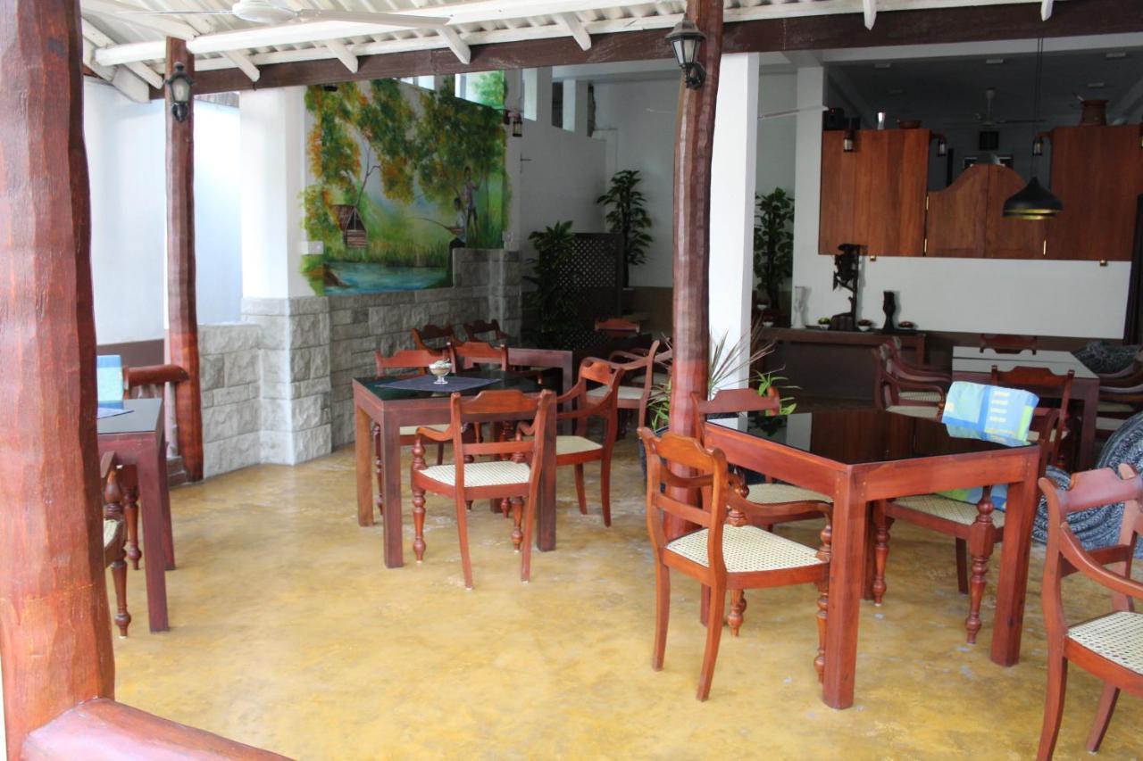 Blue Eyes Inn Unawatuna Dış mekan fotoğraf