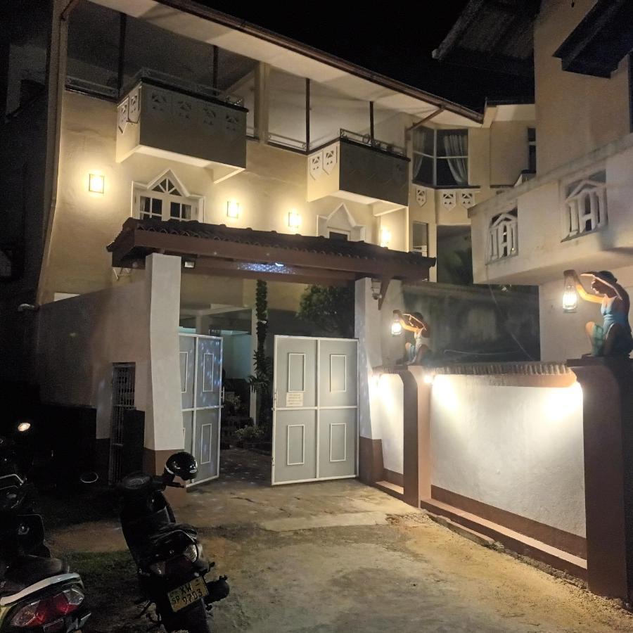 Blue Eyes Inn Unawatuna Dış mekan fotoğraf