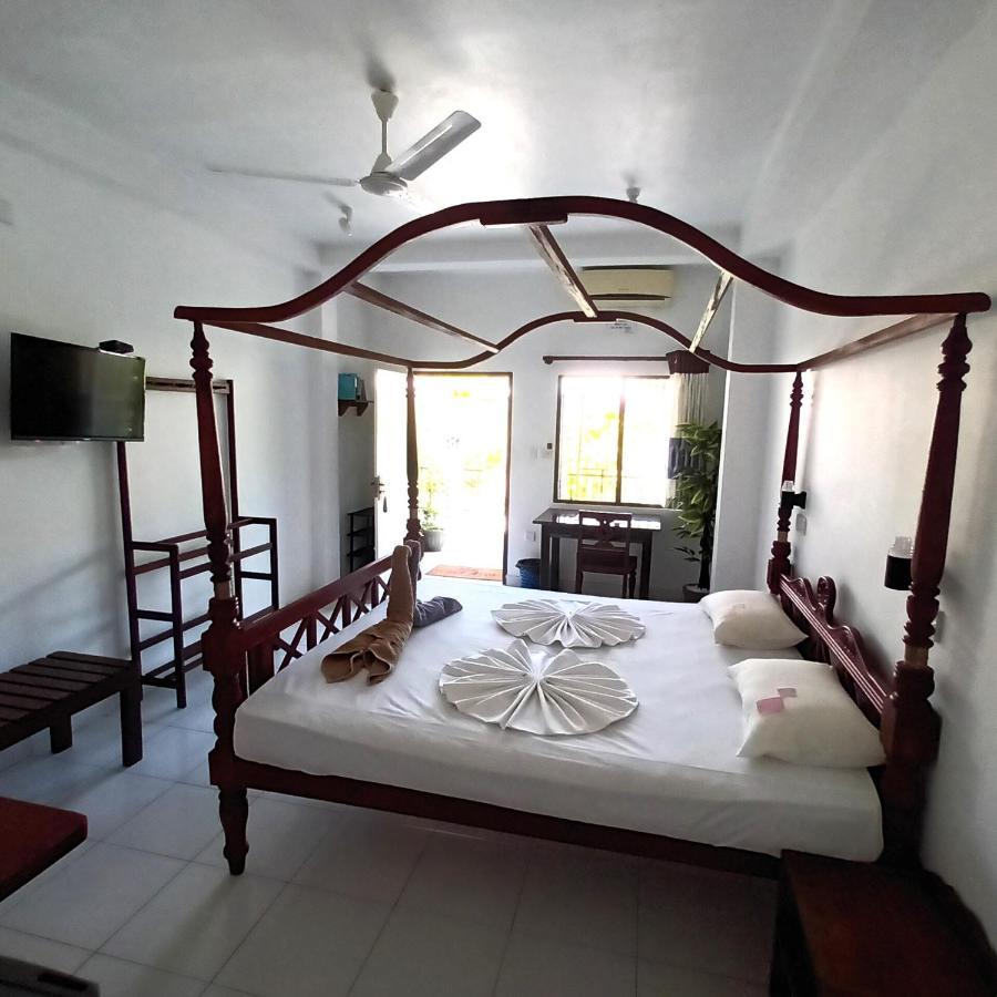 Blue Eyes Inn Unawatuna Dış mekan fotoğraf