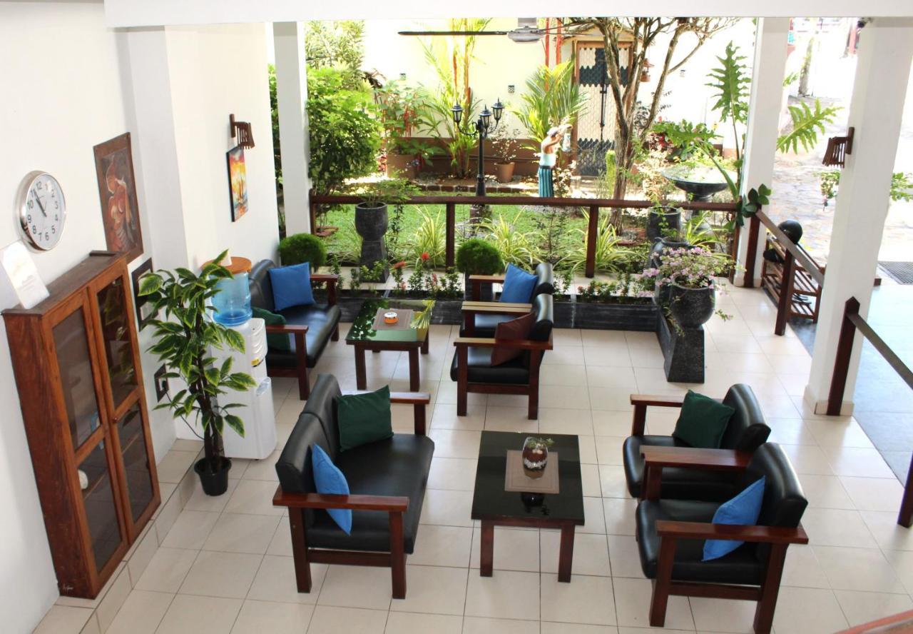 Blue Eyes Inn Unawatuna Dış mekan fotoğraf