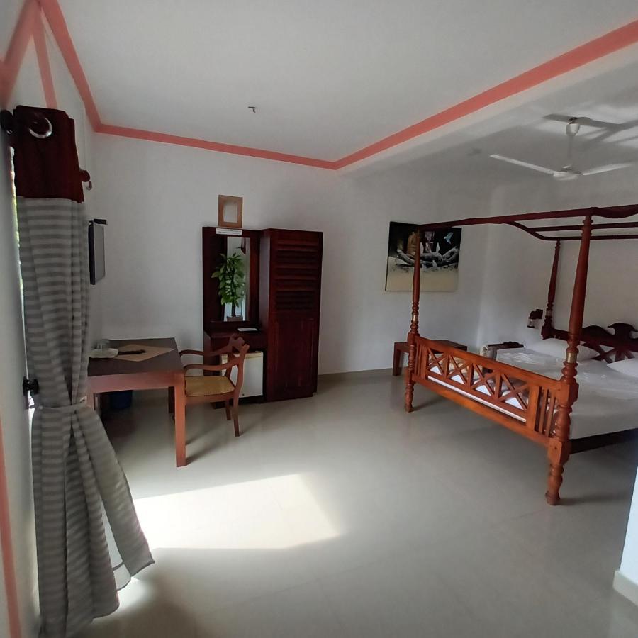 Blue Eyes Inn Unawatuna Dış mekan fotoğraf